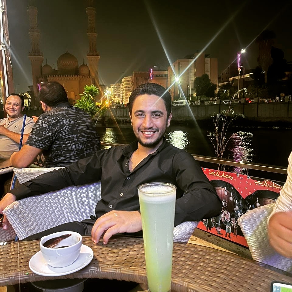Som3a_3ofa's tweet photo. #NewProfilePic https://t.co/d9tTkJ9GvK