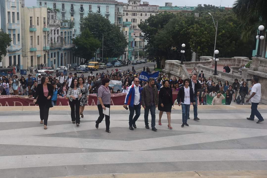 Alcanza @UdeLaHabana resultados altamente satisfactorios en sus metas 2023 en un día especial de inicio del curso 2024. Muchas felicidades a la comunidad del buque insignia de la educación superior cubana. #SomosCuba #UniversidadCubana