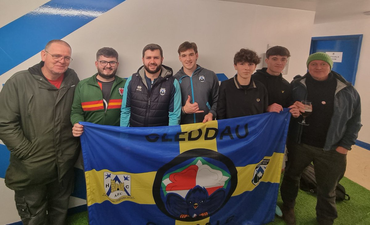 #TheBluebirdsNest recorded with 4 of the mighty @CleddauCasuals tonight! 

Great to hear some opinions from the Meadow terraces as well as an official announcement of what they have all been working on… 📝🗞️⚽️

Diolch, gents! 👍🏻