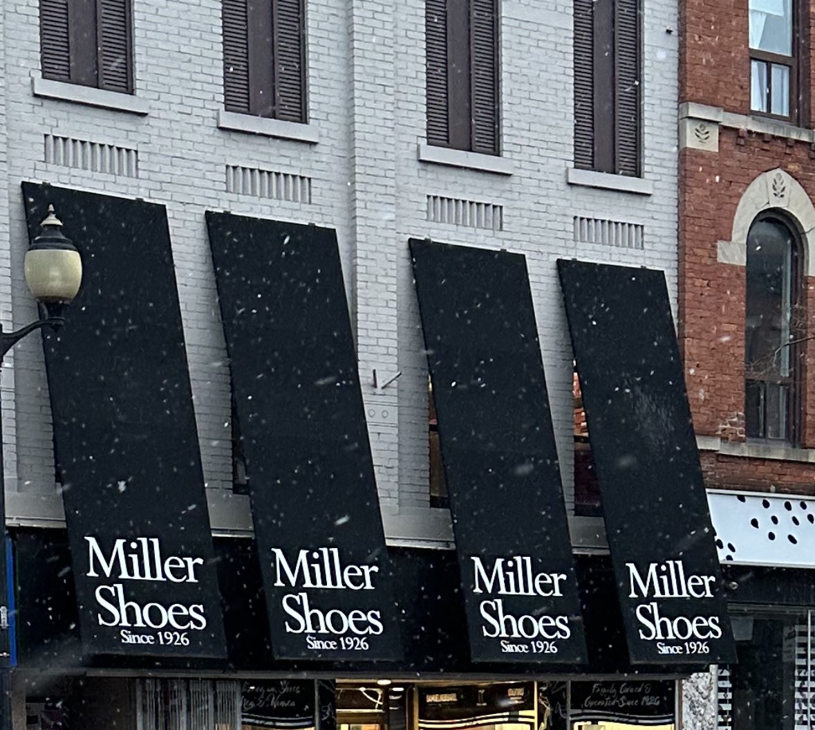 The Miller Shoes font is niiiice.