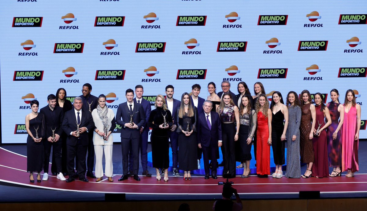 A <a href="/aiguesbcnclient/">Aigües de Barcelona</a> sabem que l'esport és una font inesgotable de valors positius.

Per això la nostra aposta per l'esport de proximitat i de base és ferma i decidida.

Avui a la 76a #GalaMD de <a href="/mundodeportivo/">Mundo Deportivo</a> al Palau de Congressos 💙