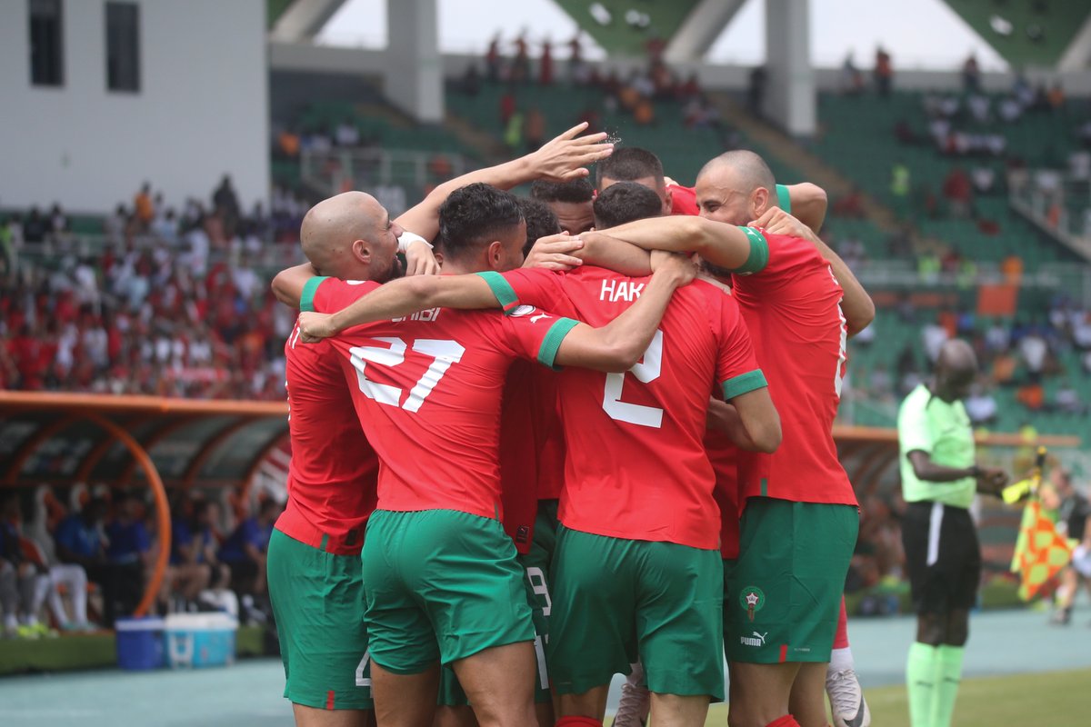_BeFootball's tweet photo. 🚨🚨 LE MAROC SE QUALIFIE EN HUITIÈMES DE FINALE 🎫🇲🇦

→ Au mieux, le Maroc termine 1er de son groupe
→ Au pire, le Maroc termine dans les meilleurs 3e