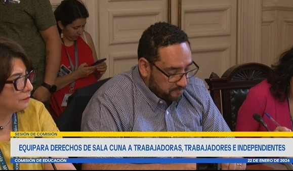 EvepInicial's tweet photo. La Derecha sigue insistiendo con Sala Cuna Universal y solicita se vote el Miércoles 24 de Enero  en el @Senado_Chile , a pesar de que Gobierno de @Gabrielboric presenta sus observaciones respecto a guarderías, el como precariza y vulnerar a niñxs. #EstaSalaCunaNOesUniversal https://t.co/2owbQm1SpM