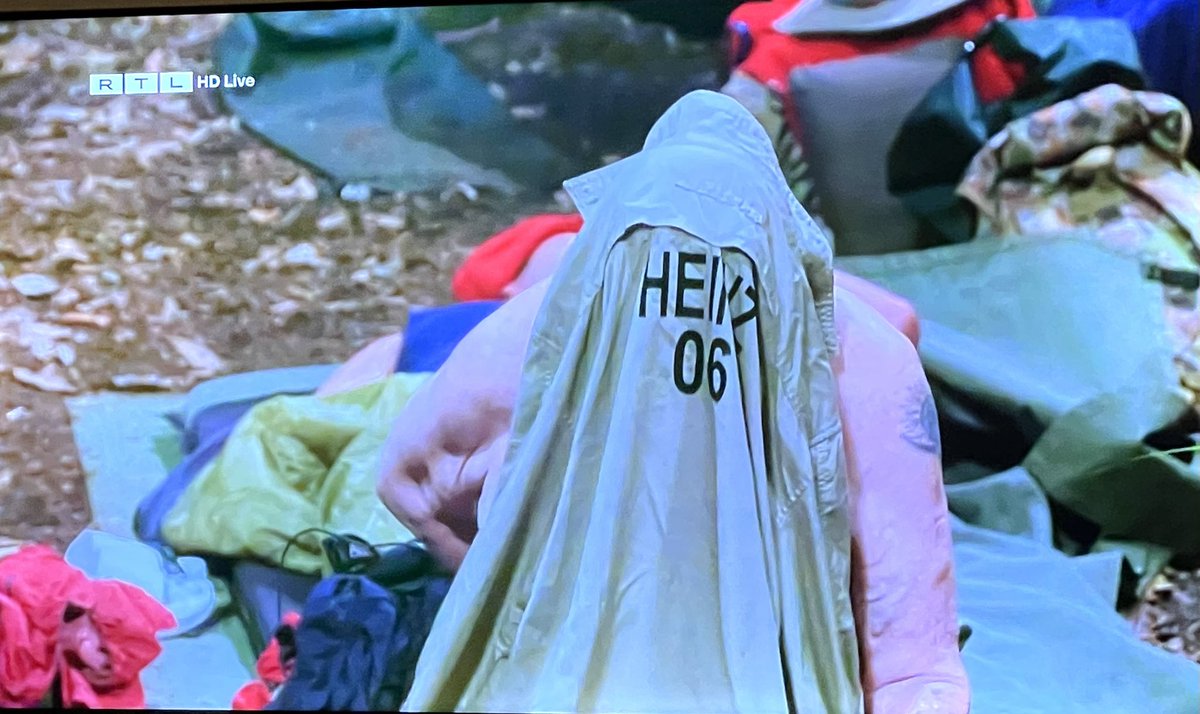 Raketenguenther's tweet photo. Ich, wenn Menschen in meiner Umgebung anfangen zu reden. #IBES https://t.co/j3uTxNJXhV