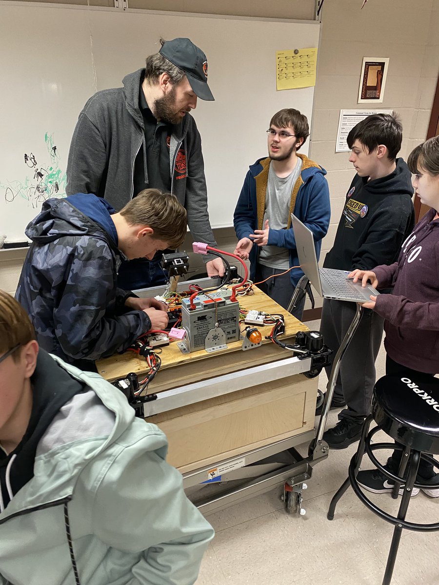 6868CadetRobots's tweet photo. Week 2 recap!
Monday 1/15 - We took a trip to the warehouse to see the game arena
Wednesday 1/17 &amp; Thursday 1/18 - We have been working on T.I.M. along with creating parts for our intake! Thank you so much to Rob for making a special trip to help our programming team!
1/2 https://t.co/ZSobsMjLwJ