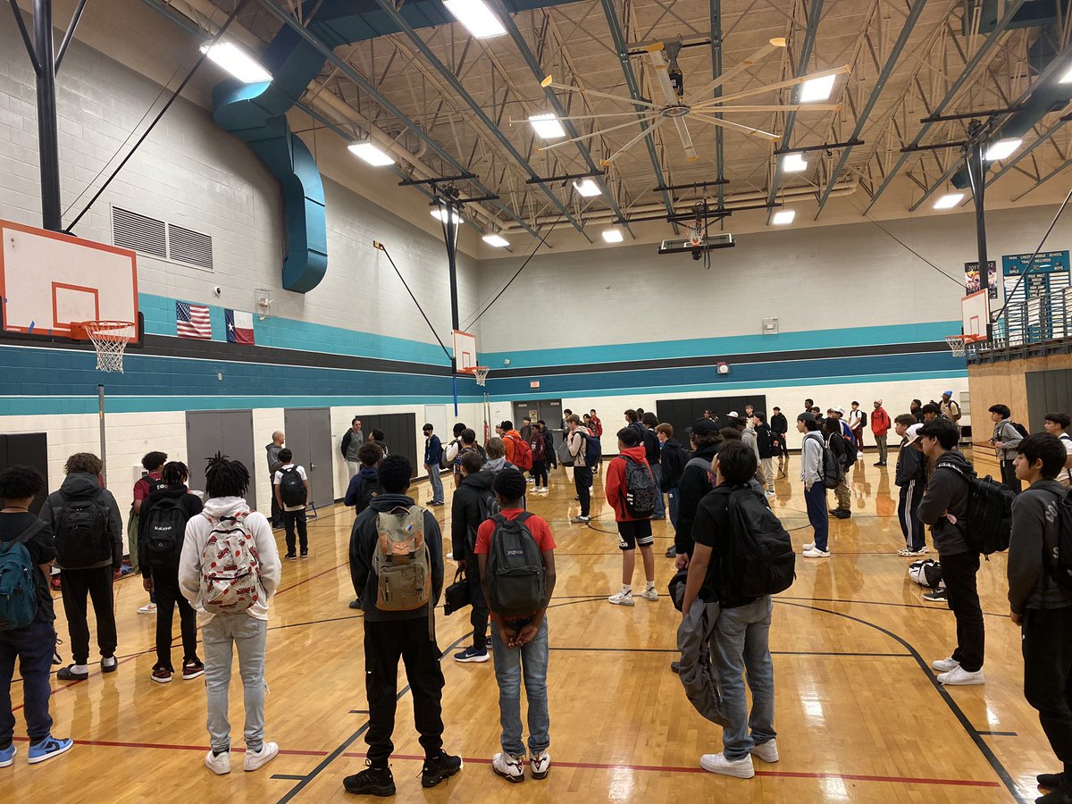 pcboysathletics's tweet image. Thank you @CoachDPearce for your support, encouragement, and words of wisdom. @HendricksonFB #FutureHawks #PFISD #PCMS #Together