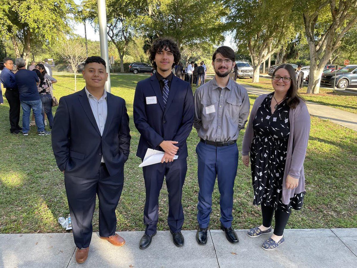 JILHSOFFICIAL's tweet image. The Regional Science Fair in Boca this Saturday was a blast! 📸 Meet our science stars: Angel Mendoza, Daniel Tovar, and Cole Knox. 👏🔬 Regardless of the results later this month, we're immensely proud of them! 🌐🏆 #ScienceStars #ProudMoment