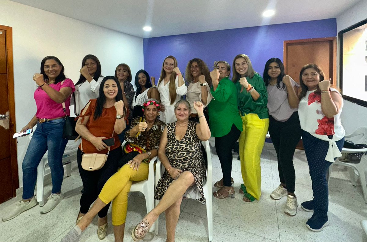 El Movimiento Amplio Social Mujeres, nos reunimos hoy con la diputada <a href="/Diputadamoreno/">Alejandra Moreno Astwood💜</a>, avanzando en propuestas revindicativas para las mujeres del departamento del Atlántico.