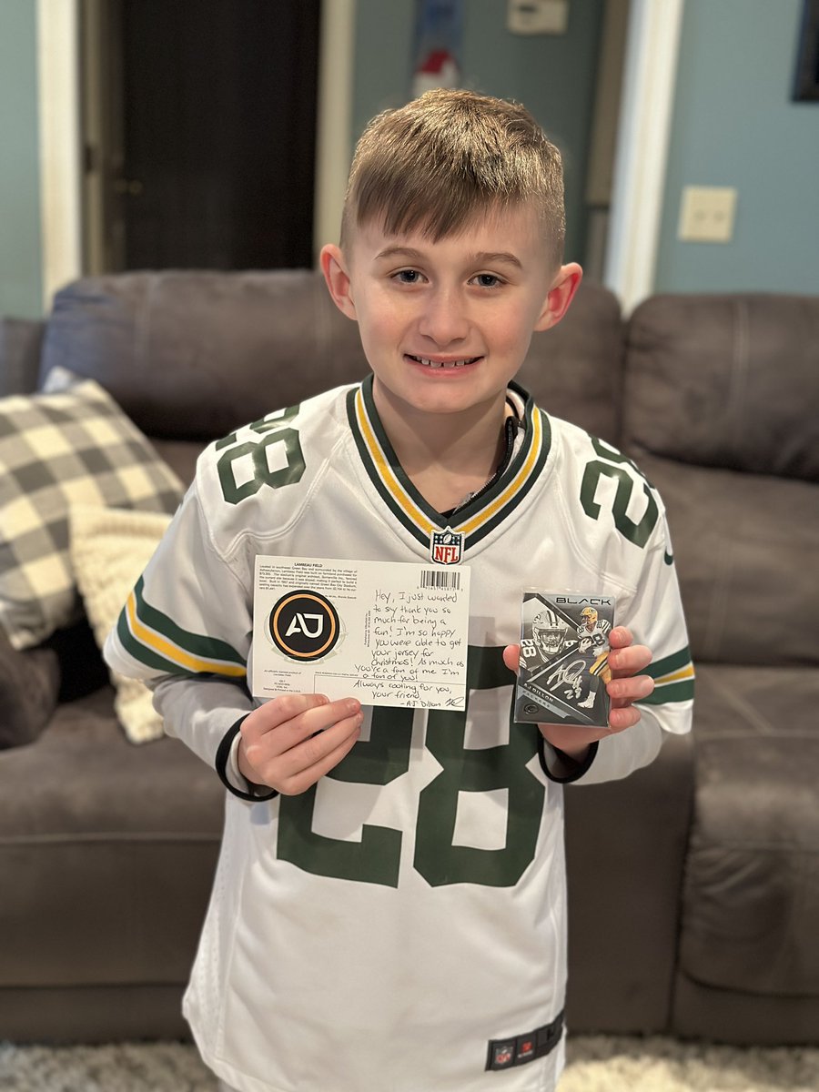 cwcofield's tweet image. Man. How awesome!! Case got a signed card and a handwritten post card from @ajdillon7. Thank you to @ajdillon7 and @FanaticsSupport. This is what a pro athlete should be about. @packers this guy is the best. #quadzilla #GoPackGo