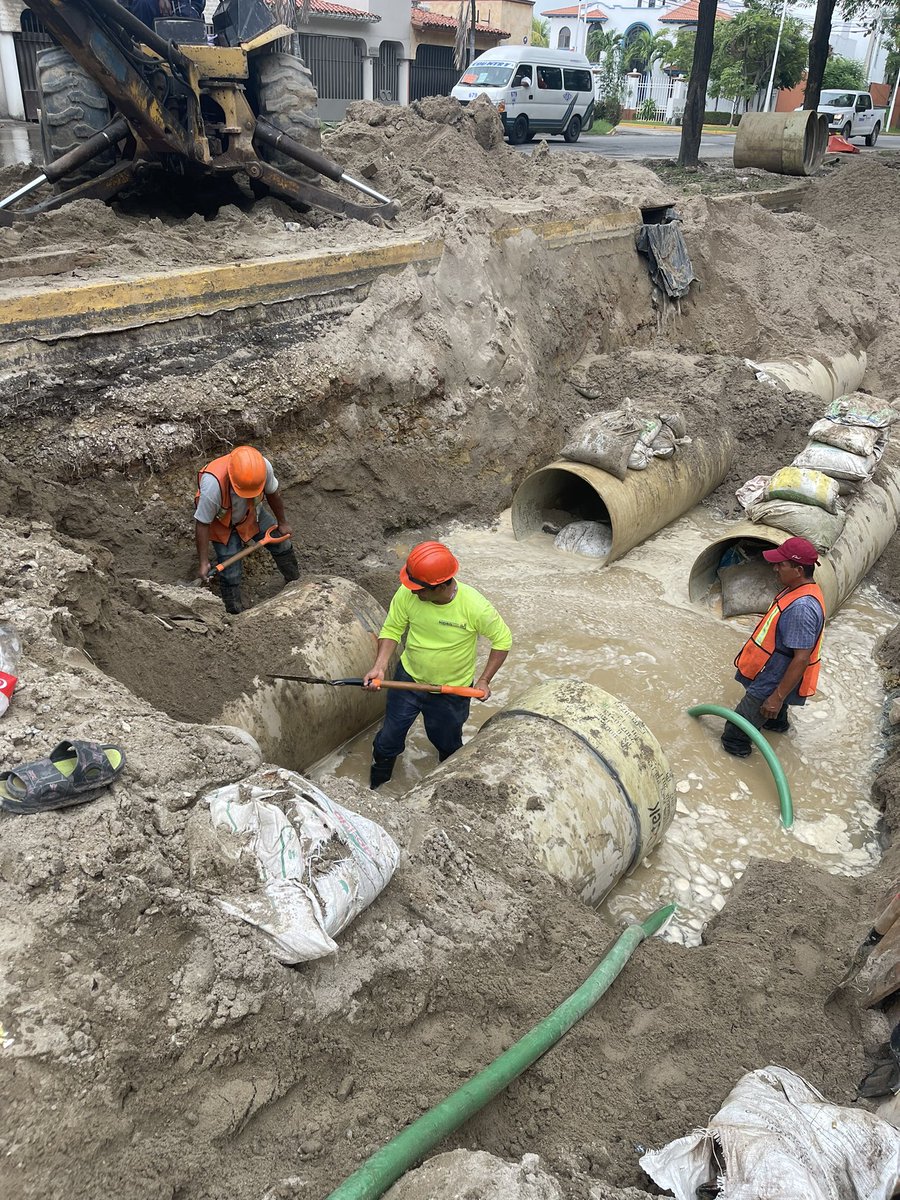 ¡Seguimos trabajando por ti!

Esta tarde, en el tramo 1 del Acueducto Usumacinta, se está habilitando el cierre de campo con la tubería PRFV y con trabajos de interconexión de línea pluvial con tubería de polietileno corrugado de 12 pulgadas. 

Acciones con resultados.