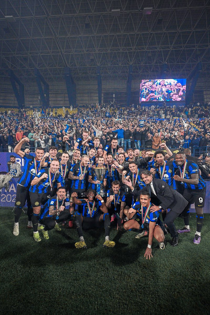 FCIM_Pictures's tweet photo. CHAMPIONS 🥶🥶🥶🥶🏆 https://t.co/gnCKGmfvOn