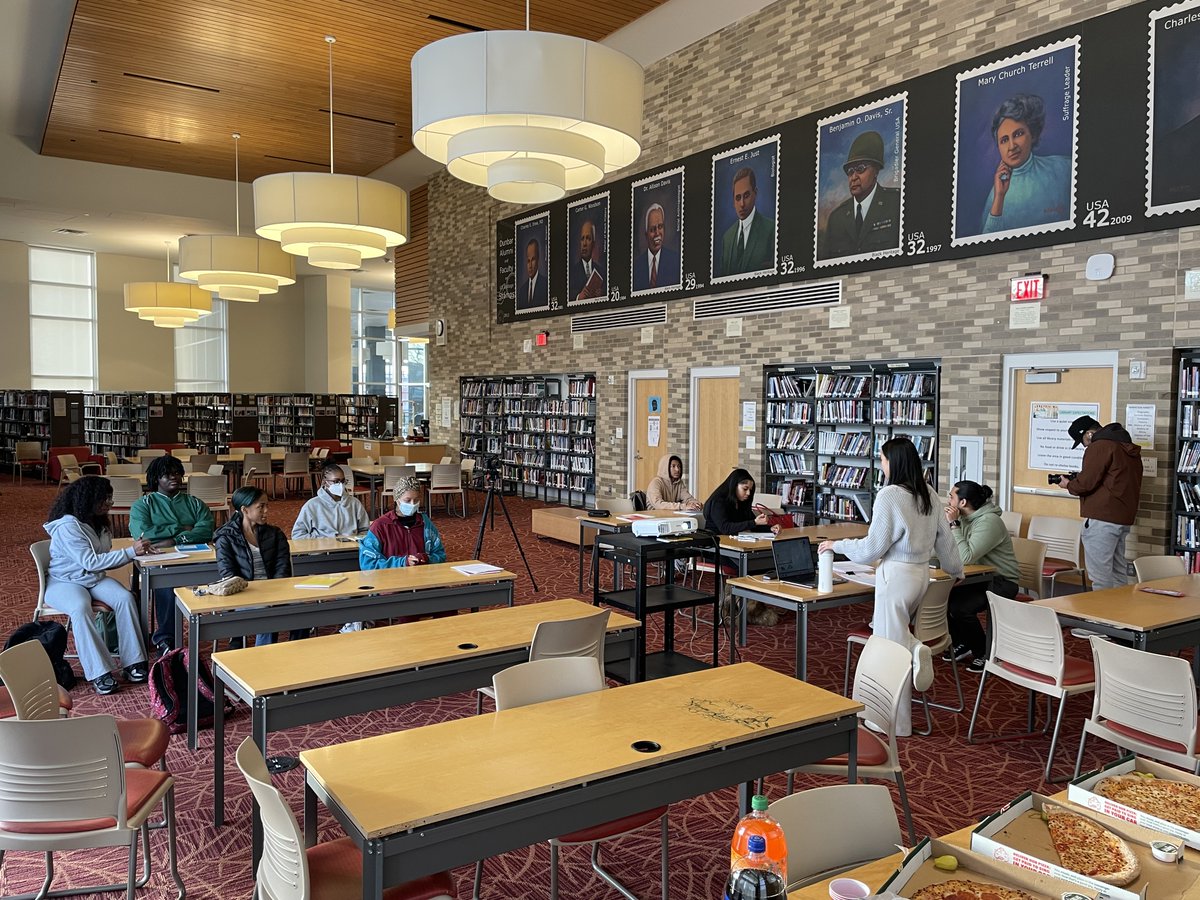 DunbarHSDC's tweet image. The ability to empower students eager for understanding and success is always a win! Today these students started their 7 week journey to understanding the SAT better by beginning a SAT Prep course from @Hearts_org!  @XQAmerica @dcpublicschools @DCPSconnected #Weworkforkids…