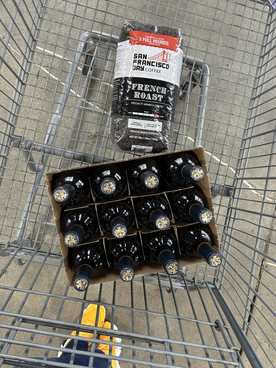 GDBJr5's tweet photo. Yet another successful @Costco run! #HowDoIDoIt https://t.co/m3DmkIFu3X