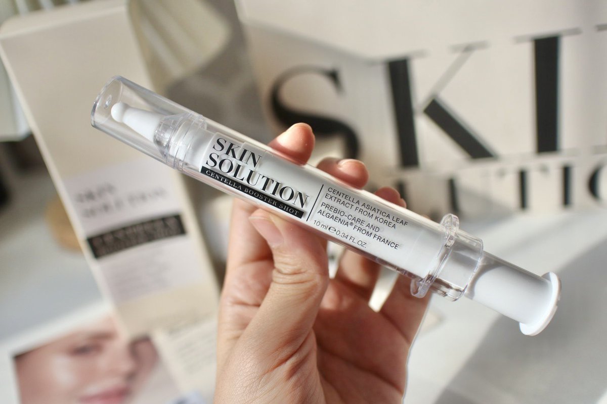 Giffin_08's tweet photo. วันนี้ขอมาเปิดกล่องเซตดูแลผิวของ Skin Solution #2Duo กันค่าาบอกเลยว่าปังมากก
✨ตัวแรกน้อง Centella Booster Shot สารสกัดจาก Centella Asiatica และ Organic Calendula ช่วยให้ผิวแข็งแรงขึ้น เติมความชุ่มชื้น กระตุ้นให้ผิวสร้างคอลลาเจน ลดริ้วรอยด้วยย
✨ ต่อมาน้อง AQUAporin B5 Cream เนื้อครีมเข้มข้นให้ความชุ่มชื้นแต่ทาแล้วสบายผิว ตัวนี้ช่วยลดการอักเสบจากสิวรอยแดงช่วยให้ผิวแข็งแรงขึ้นด้วย
บอกเลยว่าตอบโจทย์มาก ใครกำลังกู้ผิวต้องคู่นี้เลยค่า
#SkinSolutionXEVEANDBOY #SkinSolution #EVEANDBOY #ebskinsolution