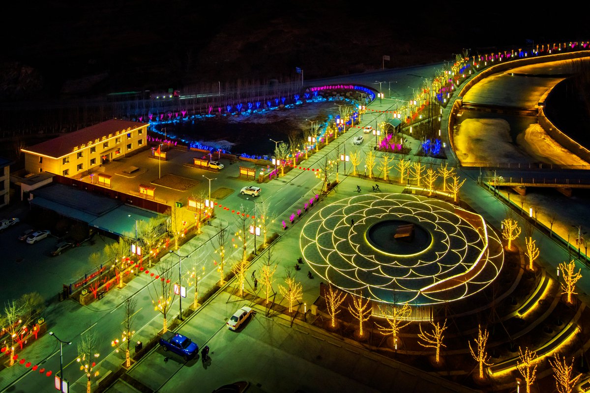 poly9429's tweet photo. @iHebei_GWNM
宽城县孤山子村崭新的民居和美轮美奂的夜景。
The brand-new folk houses and beautiful night scenery of Gushanzi Village in Kuancheng County.
#HebeiAchievement https://t.co/xe7eW3wNxm