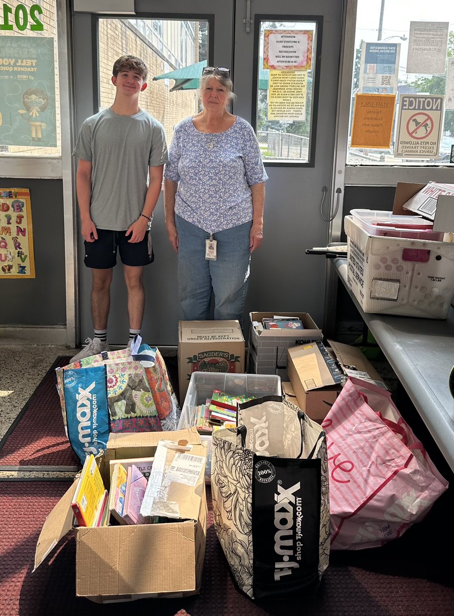 Matthew gave 2000+ books for refugee and underserved communities in Pittsburgh plus 1,000+ books to SHIM’s after school program. Ms Bernie received books for Council of Three Rivers American Indian Center's 9 daycares and 19 head start classrooms
@coitrac.ece <a href="/shimpgh/">South Hills Interfaith Movement - SHIM</a> <a href="/uscschools/">Upper St. Clair School District</a>