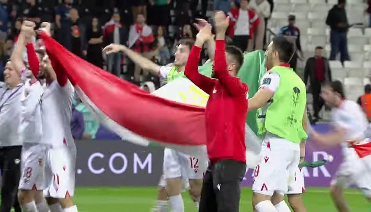 Asia_Good_News's tweet photo. YA EMPIEZAN A DEFINIRSE LOS GRUPOS DE LA COPA ASIÁTICA | Por A. E. Tevez

Leé la nota completa: https://t.co/ac2mnuxdyM

#AsianCup2023  #Qatar #Asia #MiddleEast #Deportes #Sports #Football #Japan #Korea https://t.co/1VTvLTa0gn