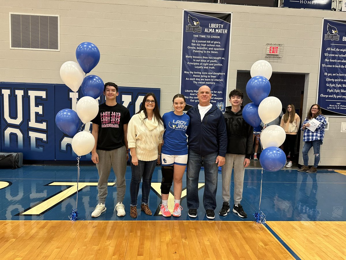 LHSLadyJaysBB's tweet photo. Senior Anna Pace!! https://t.co/W8JB9AjVBn