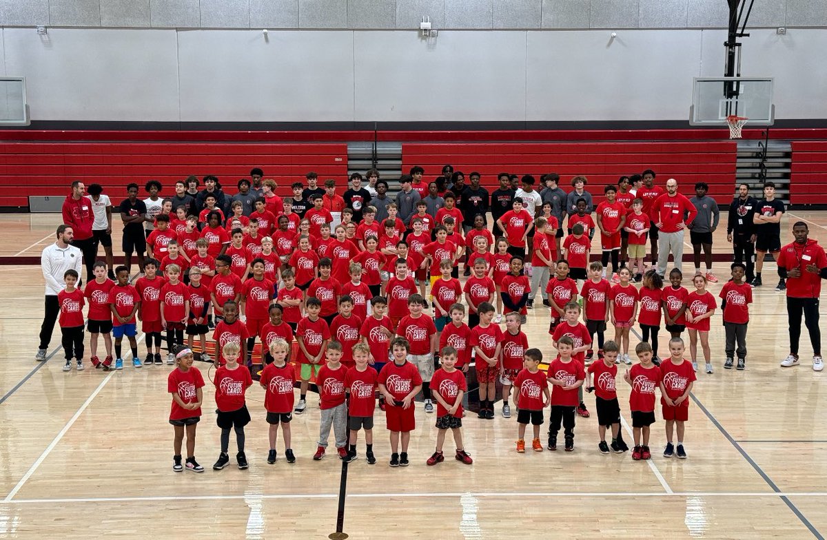 Melissa_Hoops's tweet photo. 🚨 Huge shoutout to the parents, kids, and schools in Melissa ISD for showing up for our 1st annual MLK skills clinic!  Over 100 kids came to put work in on their game!

Can’t wait to see ya’ll at the birdcage tomorrow night 👀👀

#formycity #redred #everybodyeats https://t.co/UyrCkoEzgP