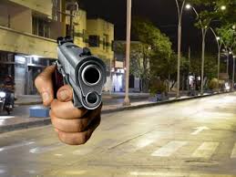 A <a href="/carlosecaicedo/">Carlos Caicedo</a> cuando fue alcalde a solo un par de días le organizaron un paro armado, su respuesta fue de acción, logró a partir de este hecho la policía Metropolitana, (si jovencitos, la Policía Metropolitana es gracias a Caicedo, por si no se los habían contado). Se logró