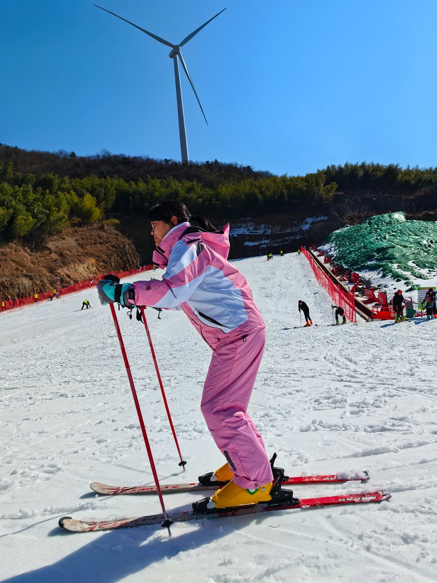 Skiing
一起来滑雪吧 https://t.co/uY4MD93wSo