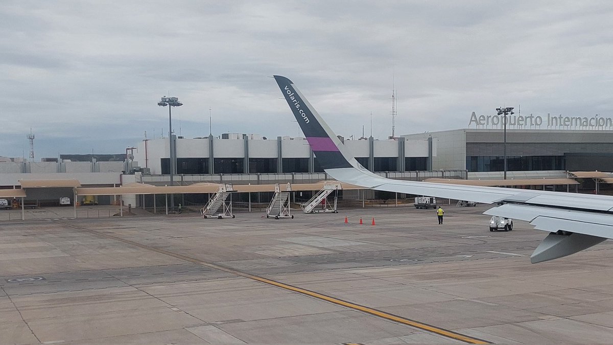danielandroc's tweet photo. Como que da cosa ir en la cola del avión después de ver la sociedad de la nieve https://t.co/pIMwj6fPy6