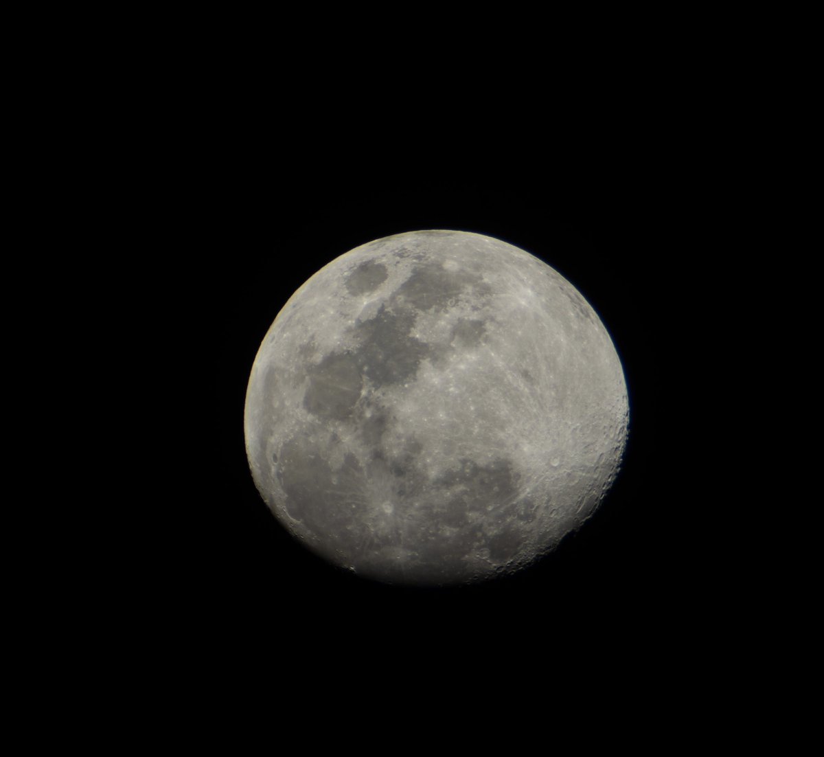 Waxing Gibbous (93%) 
moon distance: 389,847km
moon age: 12.2 days

01/22/2024

#moon #moonphotography #moonlight #photography #moonphoto #moonlovers #waxinggibbous #waxinggibbousmoon