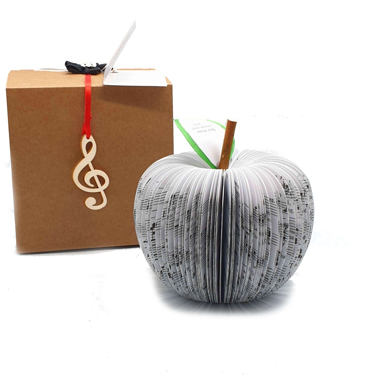 Music gift - Musical gift - Music teacher gift - Gift for Musician - Music sheet apple - Music score gift - Music apple Gift creatoncrafts.etsy.com/listing/538551… #CreatonCrafts #MHHSBD #Handmade #WomaninBiz #EpiconEtsy #MusicGifts