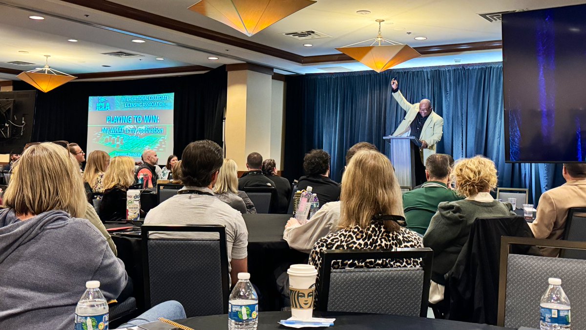 jacobadye's tweet photo. My “what” is bigger than my “why!” 

Big shout out to @DMoSpeaks for opening up ICLA Winter Symposium with the motivation &amp; inspiration to stay in the game! 

Leaving us with resources to succeed…

1. Bet on yourself
2. Keep a poker face
3. Play your hand https://t.co/yIsXIKowG4