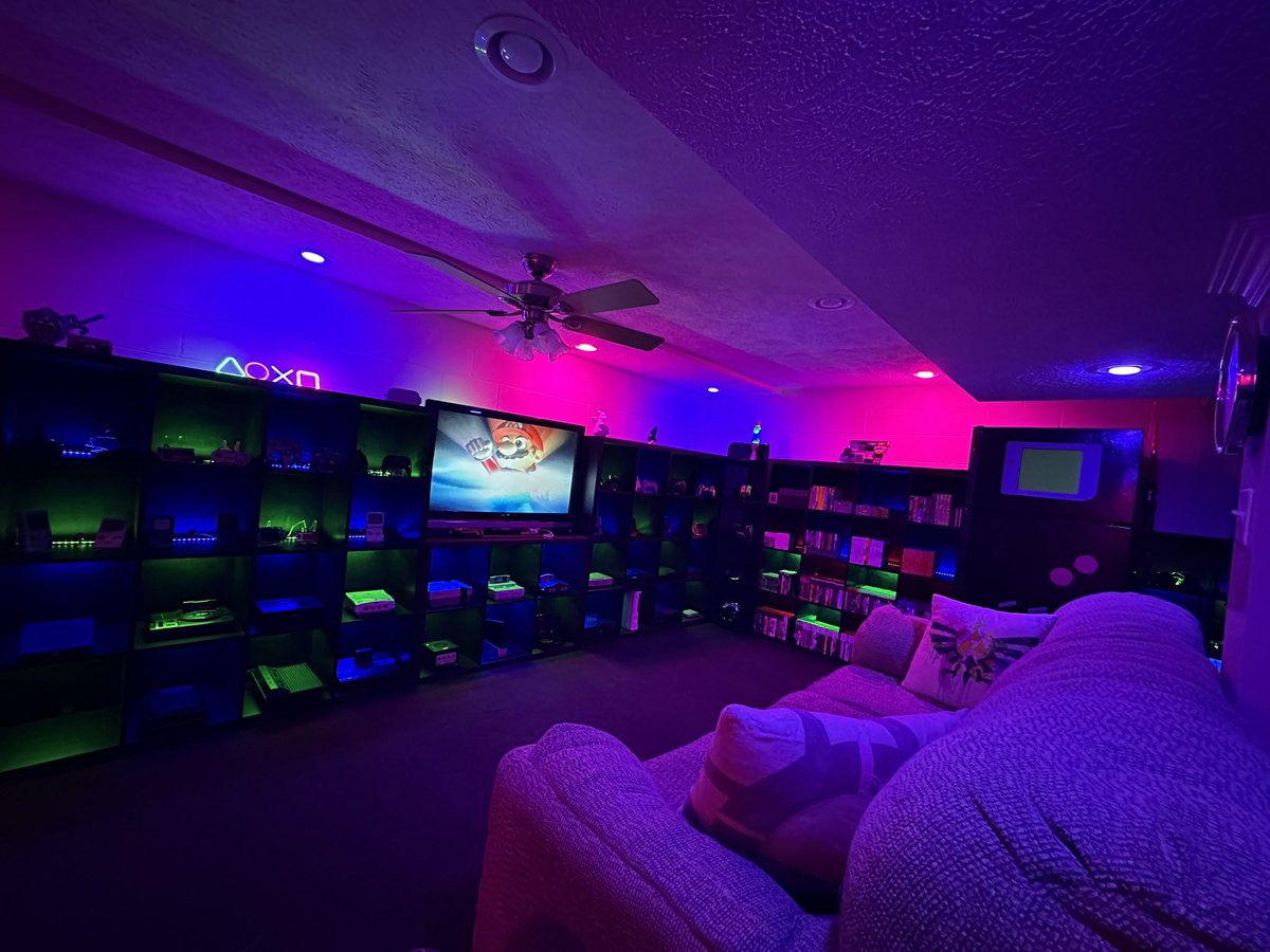Retro_GradeYT's tweet photo. I think I’m done working on my gaming setup for a bit. https://t.co/MHWIVp502K