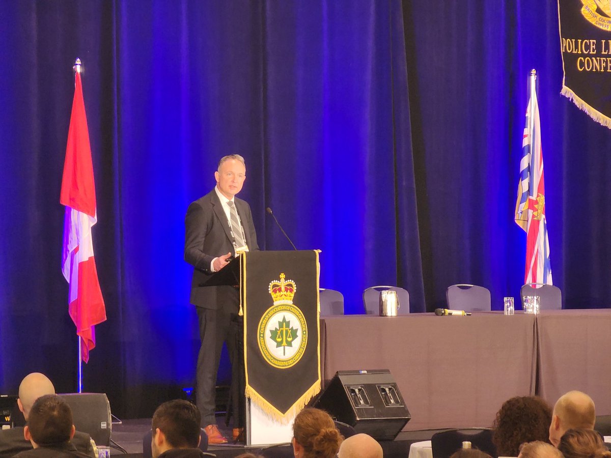 Chief Duthie from @SaanichPolice shared the incredible story of the BMO Bank Robbery this afternoon at @CACP_ACCP. You know a story has an impact when you can hear a pin drop... Thank you, Chief, for your genuine and courageous leadership! #leader #inspire