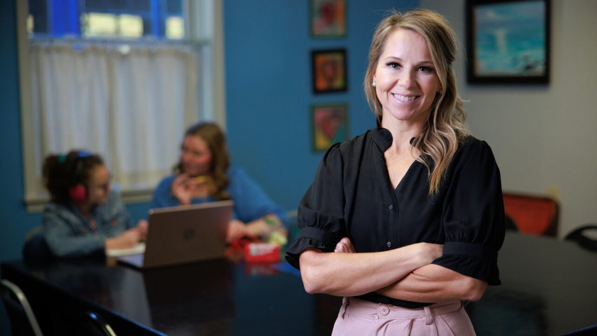 From coding to AI, the evolution of technology continues + we are challenged to keep pace. Dr. Amy Hutchison, Fayard Endowed Chair in Literacy Education at UA,  works to ensure both students and teachers are equipped for the future. Read about her work: bit.ly/48Upx4C
