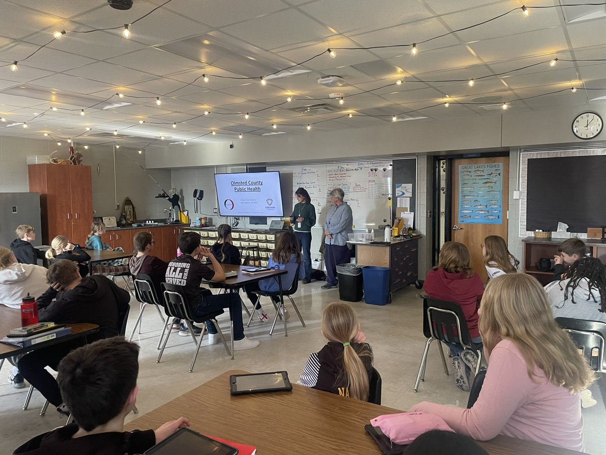 BizMathGuy's tweet photo. Business Math 6 - Safety & Sanitation guest speakers from #OCPHS @olmstedcounty #handwashing101 #BMSbizmathguy @ByronBears @ByronMSBears https://t.co/YDRF8zNBuF