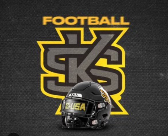 Thanks to @CoachOssieB for stopping by today! #recruitthedogs @kennesawstfb @MocoRecruiting