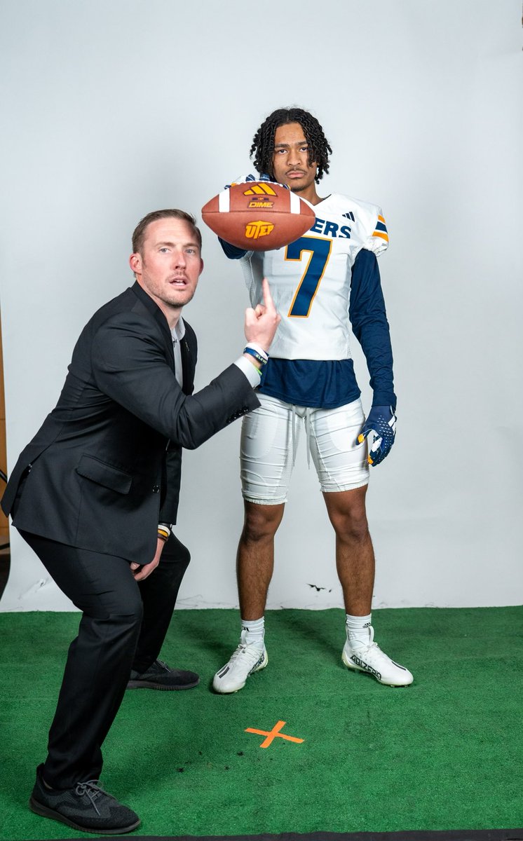 Wondame Davis Jr. (@wondamedavisjr) on Twitter photo After a great official visit and talk with <a href="/CoachSWUTEP/">Scotty Walden</a> and @CoachBrown_UTEP
I am very happy to say I will be committing to <a href="/UTEPFB/">UTEP Football</a> All glory and praise to the most high🙌🏾 #gominers After a great official visit and talk with <a href="/CoachSWUTEP/">Scotty Walden</a> and @CoachBrown_UTEP
I am very happy to say I will be committing to <a href="/UTEPFB/">UTEP Football</a> All glory and praise to the most high🙌🏾 #gominers