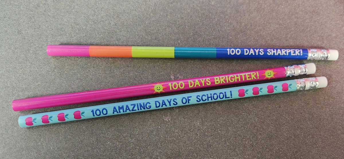 alyssa240791551's tweet photo. Happy 100th day of school!!! 🏫🍎🥳 https://t.co/UBv4PQriAS