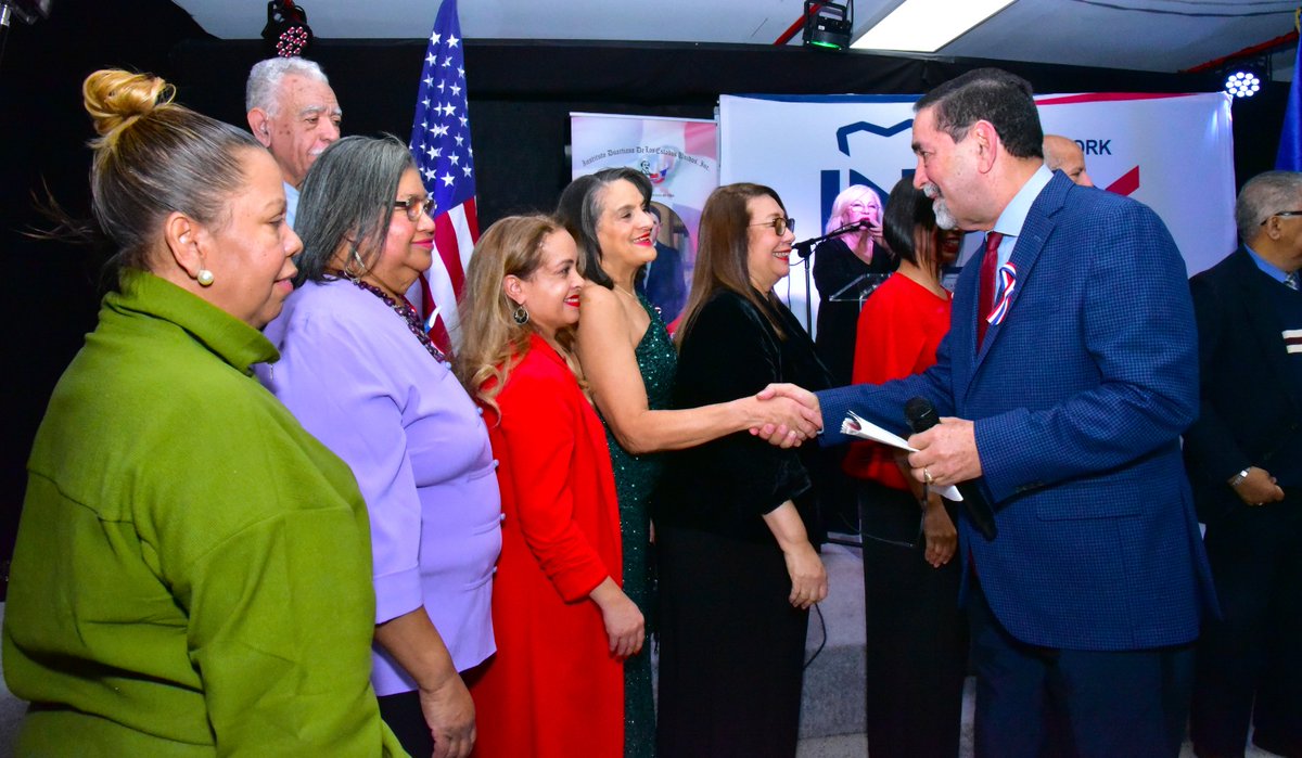 eligiojaquez's tweet photo. El pasado fin de semana fuimos invitados a la juramentación de la nueva directiva del Instituto Duartiano en NY que ahora presidirá el Periodista Adalberto Dominguez. La concurrencia venció la resistencia de una temperatura bajo cero para llenar el salón.
Buena señal !
Éxitos ! https://t.co/Em4zZorND3