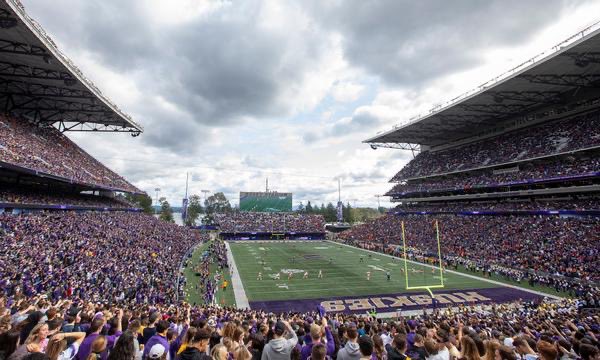 After a great conversation with @CoachKaufusi I am extremely BLESSED to announce I have received an offer to the University of Washington 🟣⚪️ #GoHuskies @SFHSFootball @OFFA_Academy @kanuch78 @BrandonHuffman @BlairAngulo @qbelite