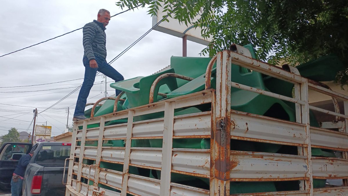 trujillo74589's tweet photo. Toda la energía social debe ser apoyada. Hoy nos sumamos al esfuerzo del H Ayuntamiento de #Ures, con el Profe José Manuel y sus Bomberos, y al Telebachillerato de Querobabi #Opodepe, con su Pte Lorenzo, con mesabancos.
#SoyDePueblo
#Sonora 
@NASonoraMx https://t.co/pNPpunrNfT