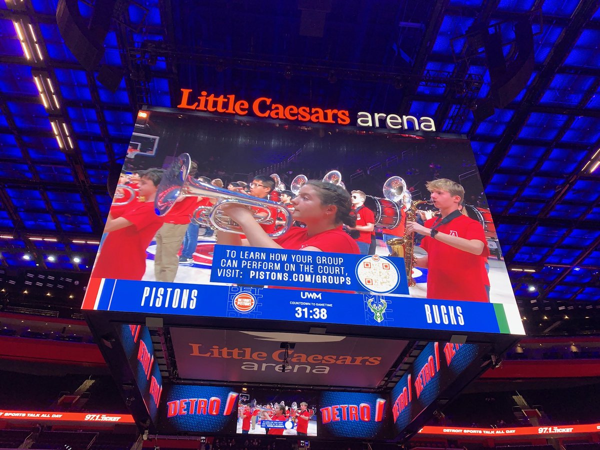 Tonight’s office🏀