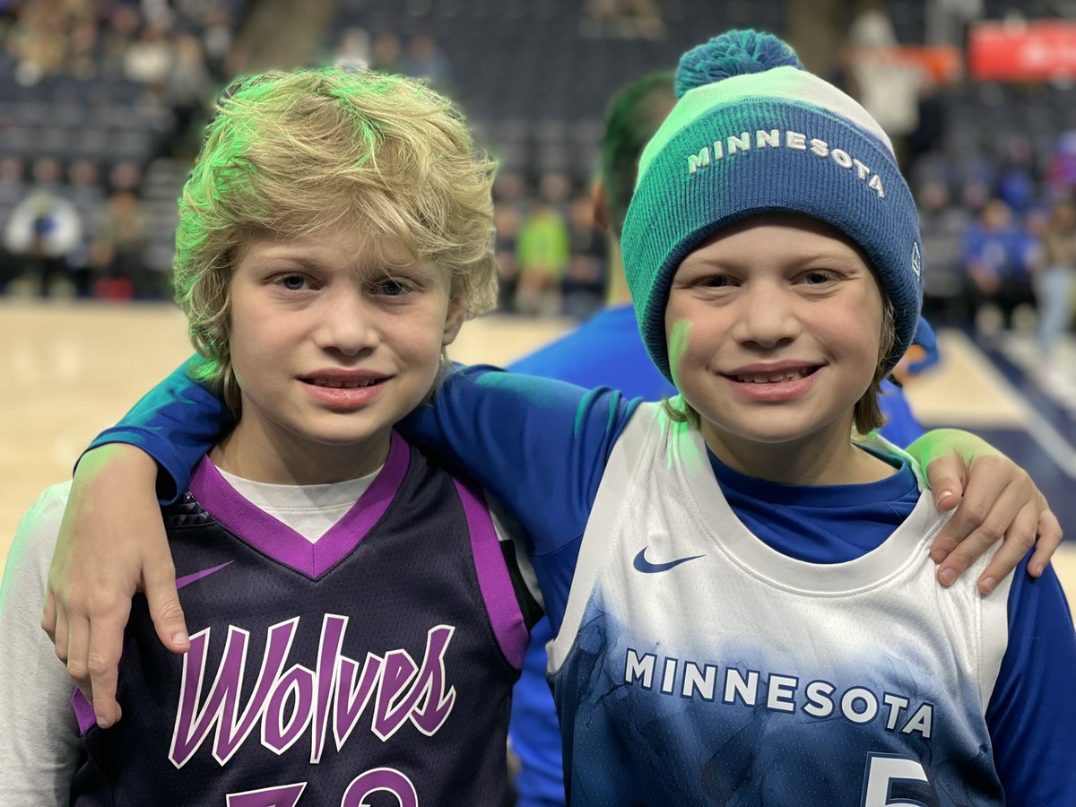 HolzbauerMark's tweet photo. T-Wolves game tonight with Luke and Landon and about to get hyped! #packpix https://t.co/DsFoWjkNHp