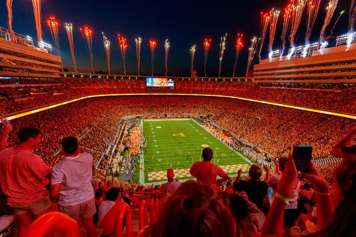 MasonJames_1's tweet image. #AGTG WOW. Blessed to receive an offer from The University of Tennessee🍊! @CoachKelseyPope @CoachKodyCook19 @NNCoachJones @SkysTheLimitWR #GOVOLS
