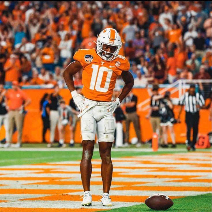 MasonJames_1's tweet image. #AGTG WOW. Blessed to receive an offer from The University of Tennessee🍊! @CoachKelseyPope @CoachKodyCook19 @NNCoachJones @SkysTheLimitWR #GOVOLS