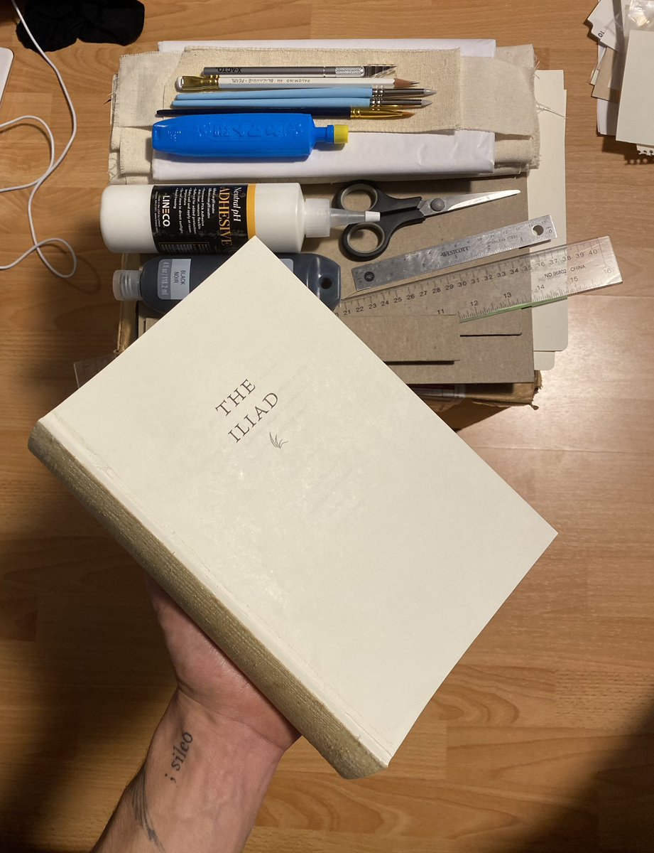 ajtuna_'s tweet photo. Handbound copy of Emily Wilson’s Iliad for @reysyres https://t.co/D3YK36FOMZ
