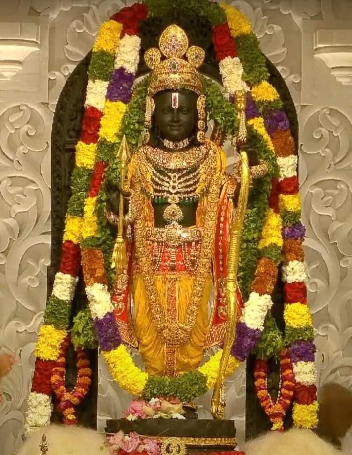 tuaddio's tweet photo. #India as a country is viewed through the historic "eyes" of the #invadors. #Bharat as a country is viewed though the #civilizational traumatic "eyes" of the #Hindu and #INDIGENOUS people🙏
#JaiShriRam #JaiHanuman #RamMandirPranPrathistha #RamMandir #RamLalla #hindustan https://t.co/OpNBNFQZmn