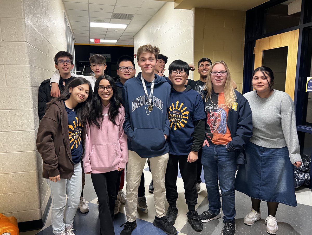 RLHSChess's tweet photo. We shattered our personal record at the NSCL Conference with 2 wins on Saturday! Thanks to @Sequoits for hosting us. We are very proud of the team, and to Senior Justin L. who went UNDEFEATED at Board 2, and was recognized with a medal! Looking forward to Sectionals this weekend! https://t.co/av2cePOFfH