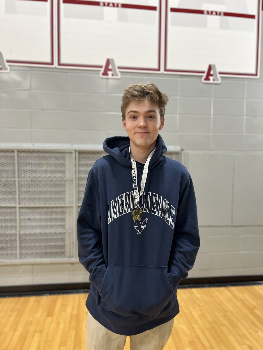 RLHSChess's tweet photo. We shattered our personal record at the NSCL Conference with 2 wins on Saturday! Thanks to @Sequoits for hosting us. We are very proud of the team, and to Senior Justin L. who went UNDEFEATED at Board 2, and was recognized with a medal! Looking forward to Sectionals this weekend! https://t.co/av2cePOFfH