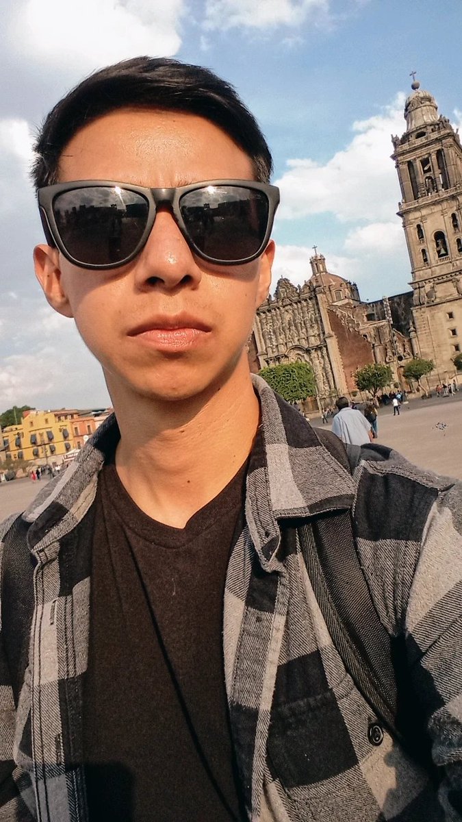 Hoy en el AGN encontré "escuelero", término en desuso para referirse a maestro de escuela, y luego me fui a ver el zócalo que ya es todo peatonal :)