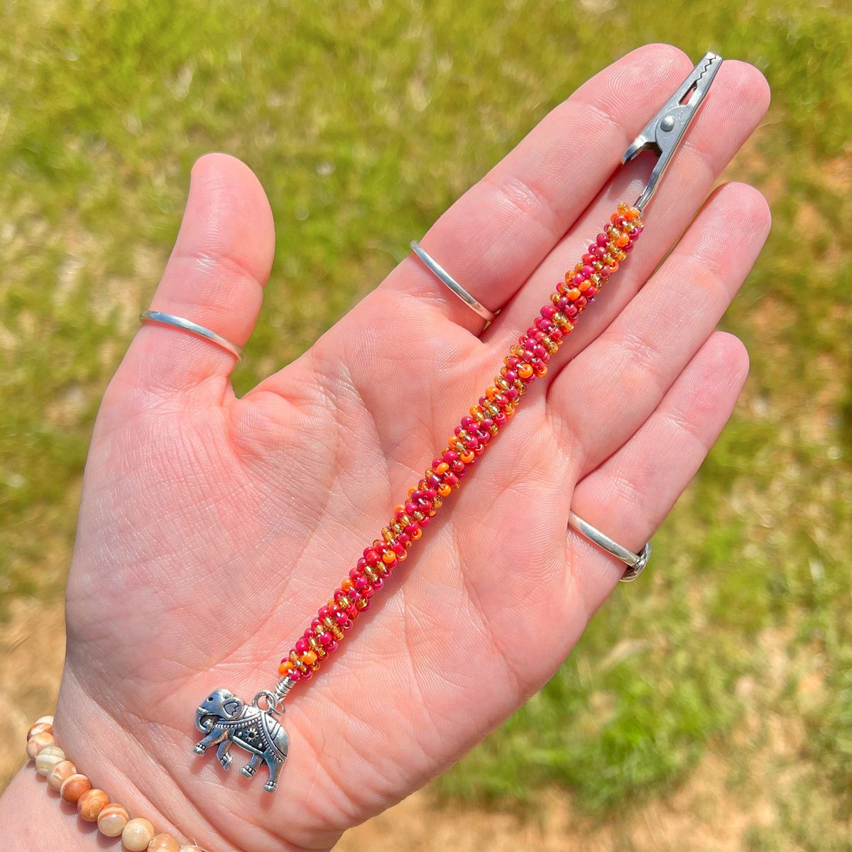 would love for this last roach clip to find a home!🩷