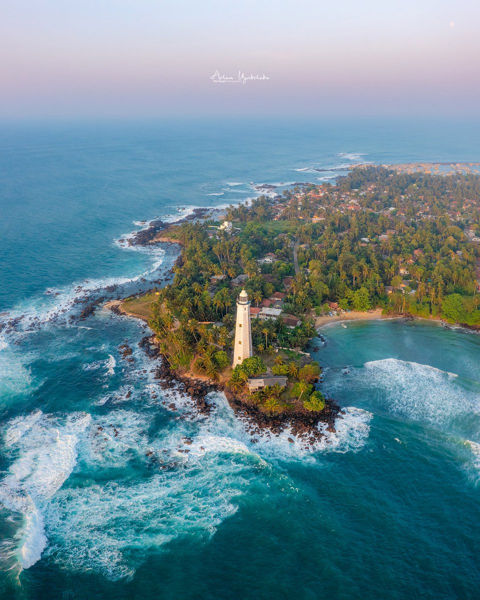 Guiding dreams along the shores of serenity – where the Dondra Lighthouse whispers tales of the sea and echoes of endless horizons. 📷

#DondraLighthouse
#SriLankaDiaries
#OceanWhispers